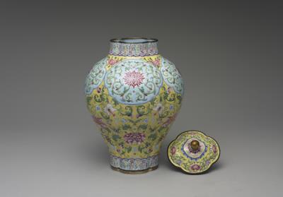 图片[3]-Begonia-shaped lidded jar with painted enamel decor on copper, Qing dynasty, Qianlong reign (1736-1795)-China Archive